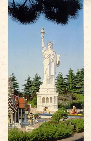 Postcard - Legoland Parks, Legoland Billund - The Statue of Liberty 1