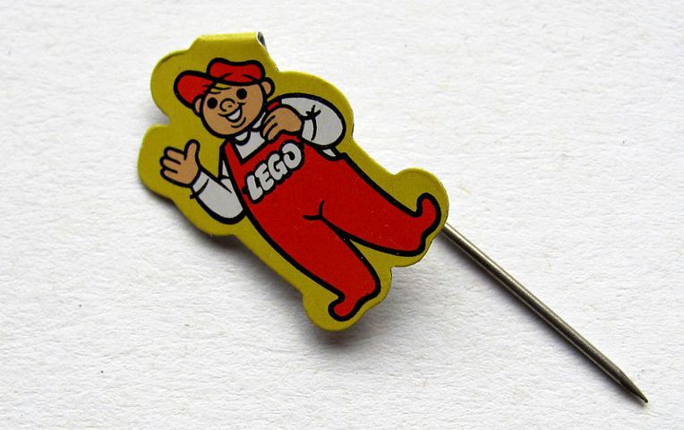 Pin, LEGO Man, Yellow Border