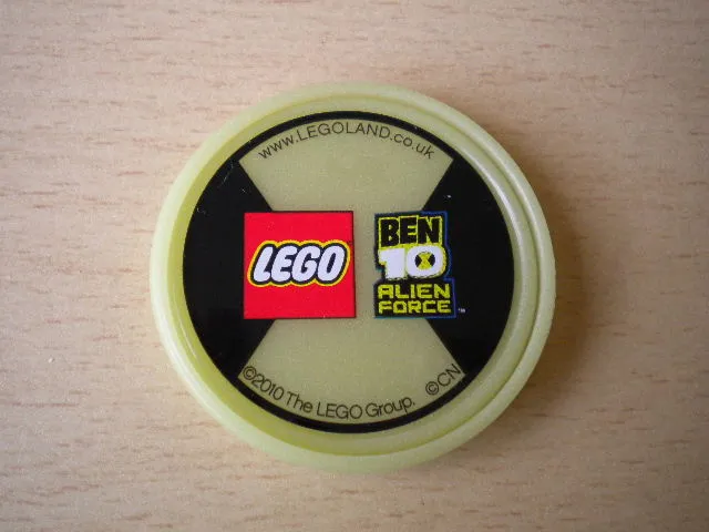 Pin, Ben 10 Alien Force Glow In Dark 2 Piece Badge