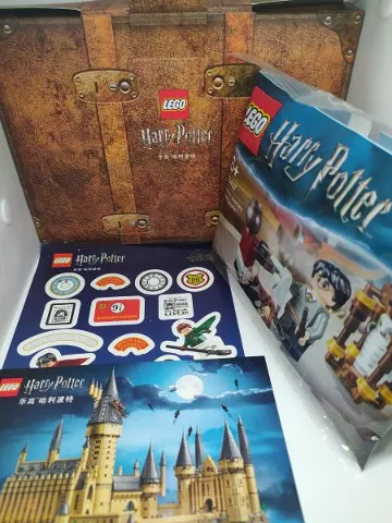 Harry Potter Suitcase with Set 30407, Postcard and Sticker Sheet
