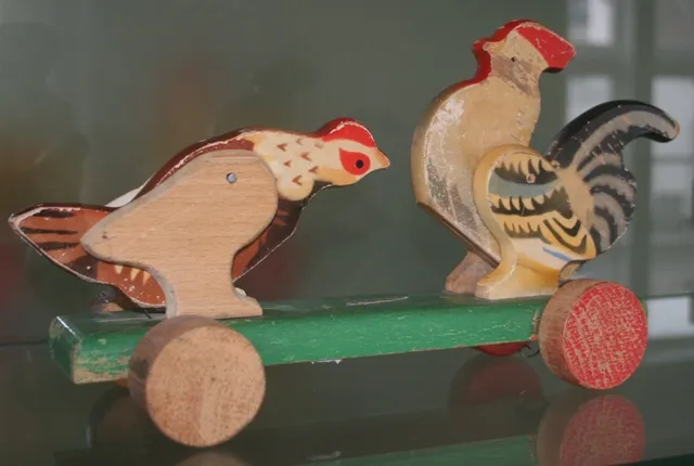 Wooden Pull-Along Chicken and Cock