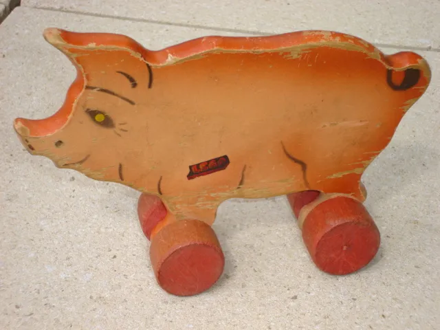 Wooden Pull-Along Pig