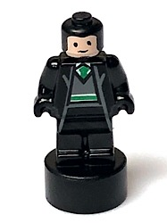 Slytherin Student Statuette / Trophy #3, Light Nougat Face