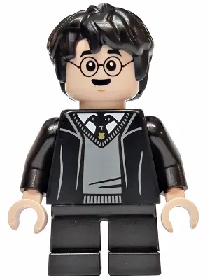 Harry Potter - Hogwarts Robe, Black Tie, Surprised
