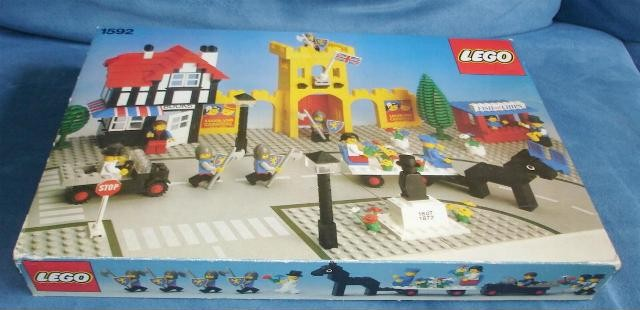 Town Square - Castle Scene {Dutch Version}