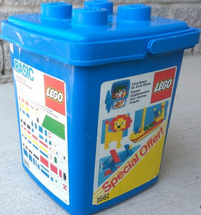 Basic Building Set in Bucket