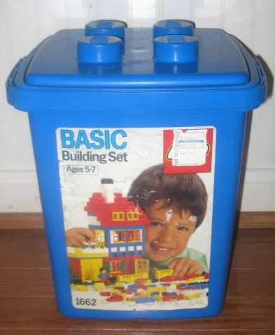 Basic Building Set in Bucket