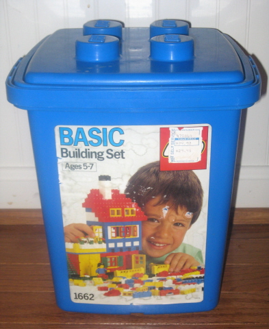 Basic Building Set in Bucket