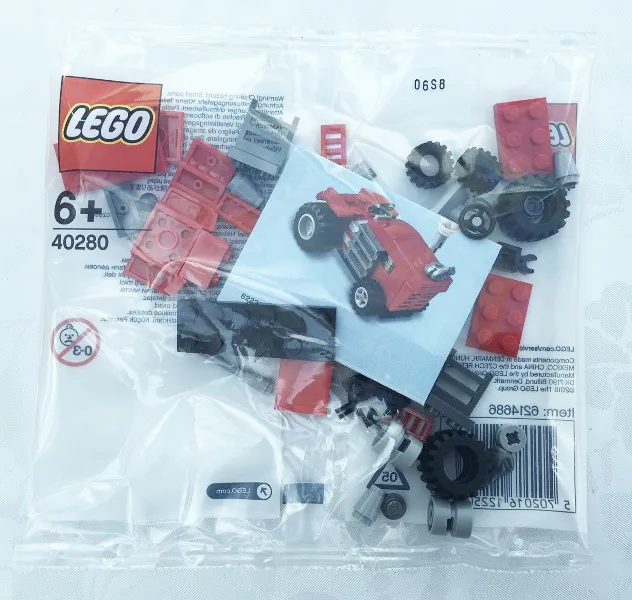 Monthly Mini Model Build Set - 2018 05 May, Tractor polybag