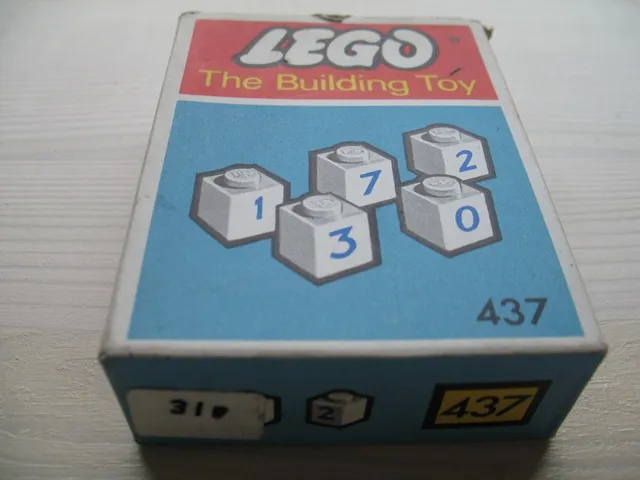 50 numbered bricks (The Building Toy)