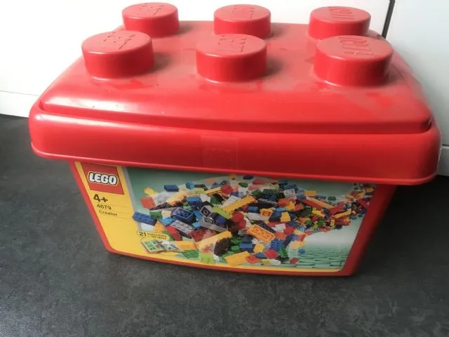 Bricks and Creations Tub and Super Value 500 Extra LEGO Elements