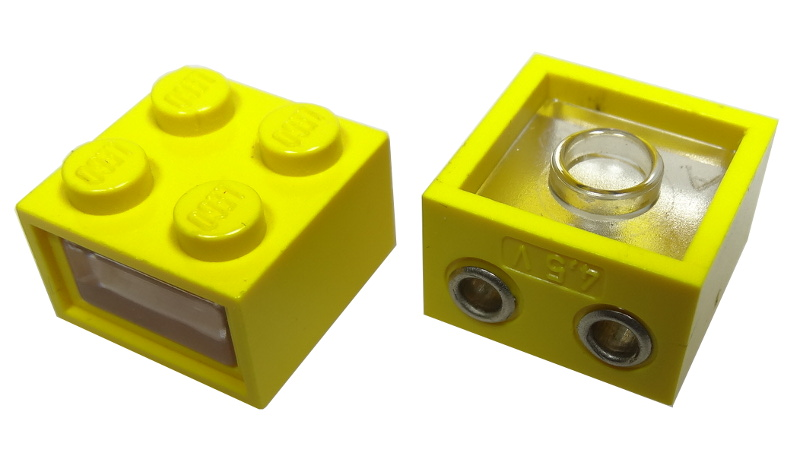 Electric, Light Brick 4.5V 2 x 2 with 2 Plug Holes, Trans-Clear Smooth Lens