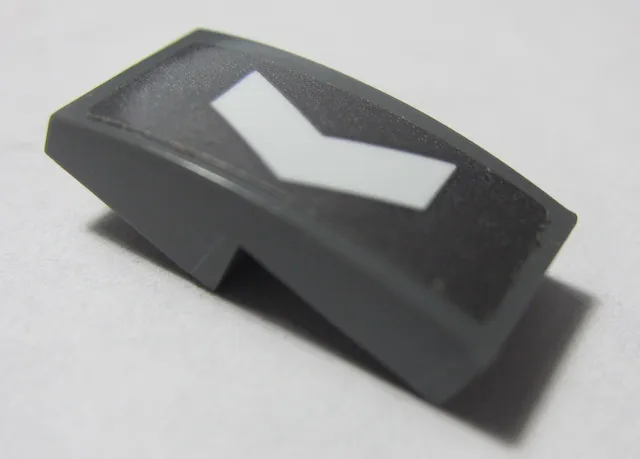 Slope, Curved 2 x 1 x 2/3 with White Arrow Pattern Model Right Side (Sticker) - Set 70613