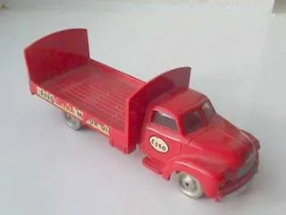 HO Scale, Bedford ESSO Barrel Truck (Indicators on front)