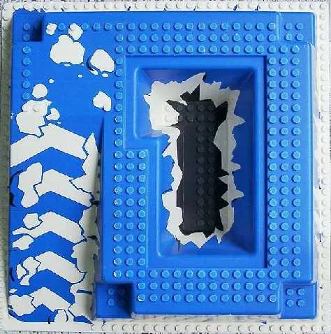 Baseplate, Raised 32 x 32 with Ramp and Pit with Ice Pattern