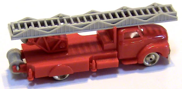 HO Scale, Bedford Fire Engine (Indicators on front)