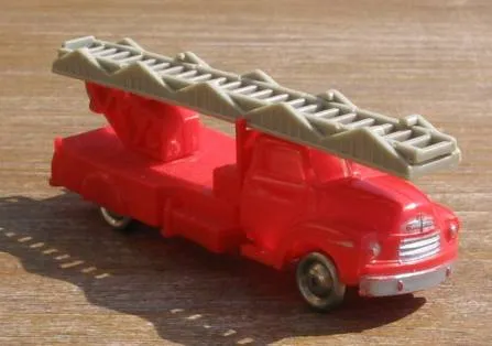 HO Scale, Bedford Fire Engine (Indicators on sides)