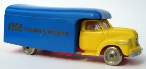 HO Scale, Bedford Moving Van (Indicators on side - LEGO Transport in gold)
