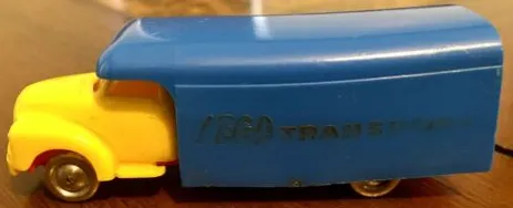 HO Scale, Bedford Moving Van (Indicators on front - LEGO Transport in gold)
