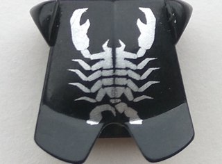 Minifigure Armor Breastplate with Leg Protection with Vladek Scorpion Silver Pattern