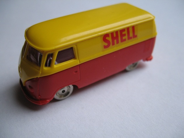 HO Scale, VW Van with Red Base and Red SHELL Pattern