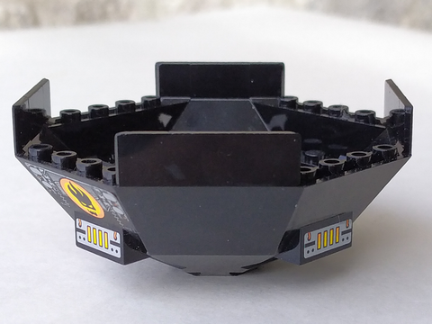 Cockpit 10 x 10 x 4 Octagonal with Axle Hole with Vent Pattern (Stickers) - Set 8970