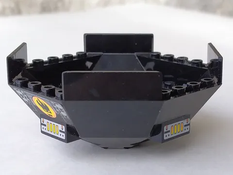 Cockpit 10 x 10 x 4 Octagonal with Axle Hole with Vent Pattern (Stickers) - Set 8970