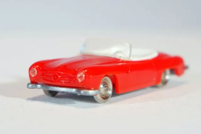 HO Scale, Mercedes 190SL (White Interior)
