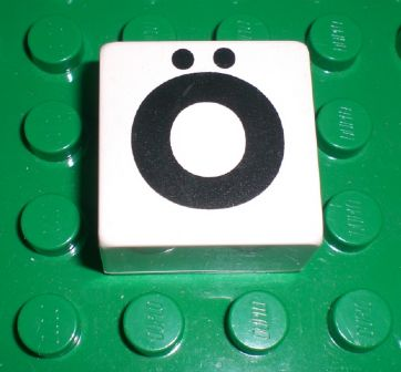 Duplo, Tile 2 x 2 x 1 with Black Capital Letter O with Diaeresis (Ö) Pattern
