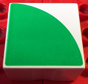 Duplo, Tile 2 x 2 x 1 with Shape Green Quarter Circle Pattern