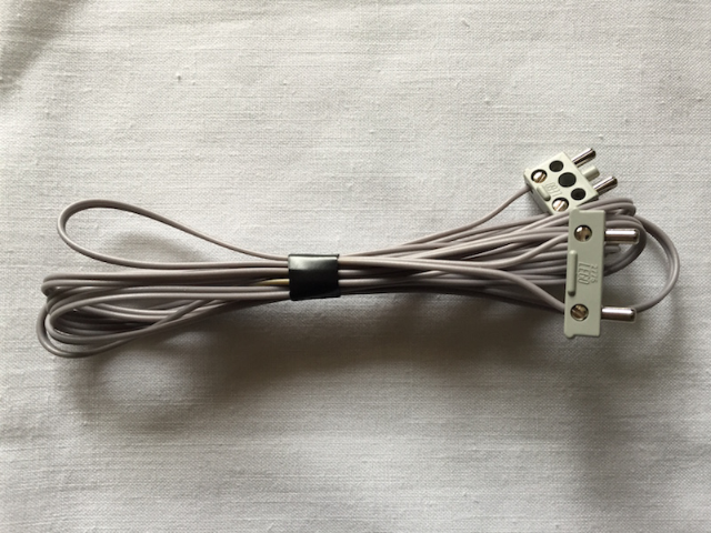 Electric, Wire 12V / 4.5V with male Squared Wide Short Connector and Male Squared Narrow Long Connector, 190 Studs Long