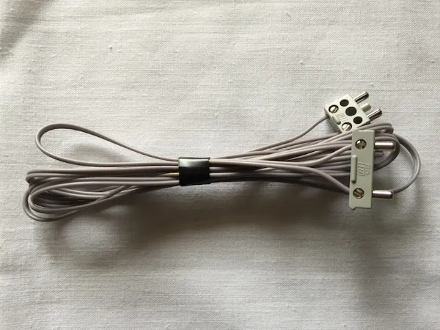 Electric, Wire 12V / 4.5V with male Squared Wide Short Connector and Male Squared Narrow Long Connector, 190 Studs Long