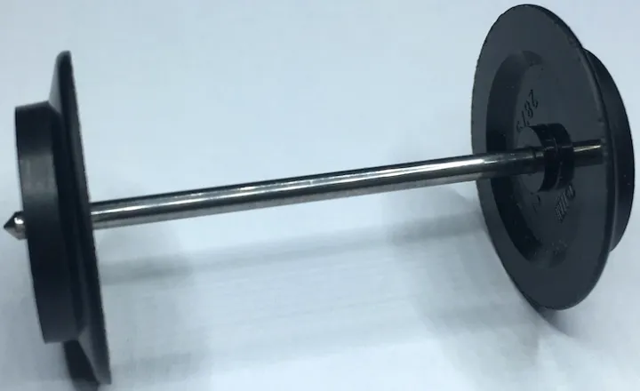 Train Wheel Pair on Chrome Silver Metal Axle with Slots (2879 / bb0837)