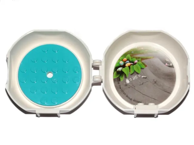 Container, Pod with Medium Azure 6 x 6 Round Plate and White 1 x 2 Plate with Chicken Skater Pattern (Sticker) and Hologram - Set 853958