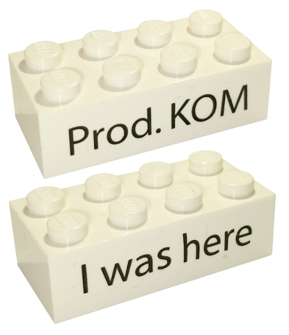 Brick 2 x 4 with Black 'I was here' Front and 'Prod. KOM' Back Kornmarken Factory Tour Pattern