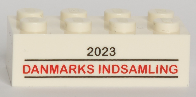 Brick 2 x 4 with '2023 DANMARKS INDSAMLING' Pattern
