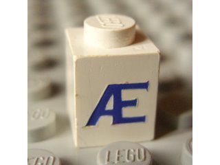 Brick 1 x 1 with Blue Capital Letter Æ Pattern (Serif Font)