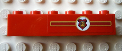 Brick 1 x 6 with Hogwarts Coat of Arms Pattern Right of Center for Model Left Side (Sticker) - Set 10132