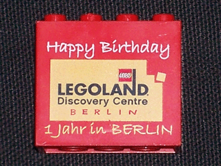 Brick 2 x 4 x 3 with Legoland Discovery Centre BERLIN Happy Birthday 1 Jahr in BERLIN Pattern