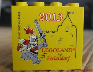 Brick 2 x 4 x 3 with Legoland Feriendorf 2013 Knight Pattern