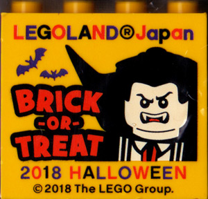 Brick 2 x 4 x 3 with LEGOLAND Japan, 'BRICK-OR-TREAT 2018 HALLOWEEN', Vampire Minifigure, and Bats Pattern