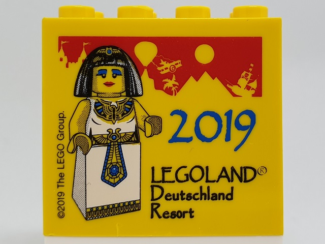 Brick 2 x 4 x 3 with LEGOLAND Deutschland Resort, '2019', and Egyptian Queen Minifigure Pattern