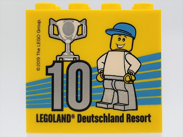 Brick 2 x 4 x 3 with Besuchsmeister 10 Silver 2019 Legoland Deutschland Resort Pattern