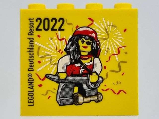 Brick 2 x 4 x 3 with LEGOLAND Deutschland Resort 2022 Pirate Woman and Fireworks Pattern