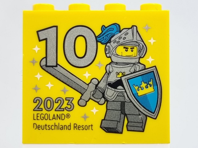 Brick 2 x 4 x 3 with Besuchsmeister 10 Silver 2023 LEGOLAND Deutschland Resort Pattern