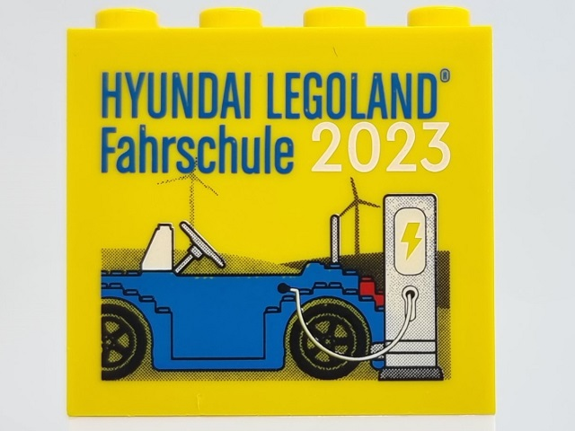 Brick 2 x 4 x 3 with HYUNDAI LEGOLAND Fahrschule 2023 Pattern