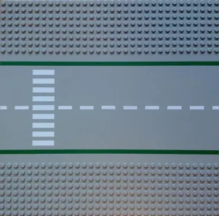 Baseplate, Road 32 x 32 8-Stud Straight with Street with Green Lines and White Crosswalk Pattern