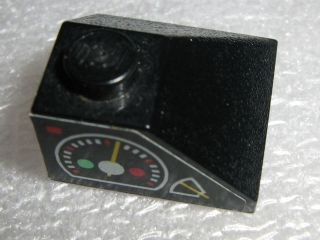 Slope 45 2 x 2 Double Convex with Gauges Pattern Right (Sticker) - Sets 8431 / 8438 / 8460