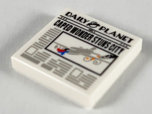 Tile 2 x 2 with Newspaper 'DAILY PLANET' and 'CAPED WONDER STUNS CITY' Pattern
