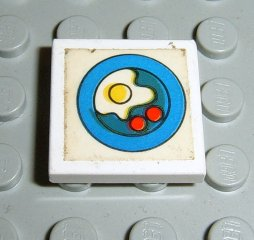 Tile 2 x 2 with Blue Circle Plate, Fried Egg, 2 Red Spots Pattern (Sticker) - Sets 1561-2 / 263-1
